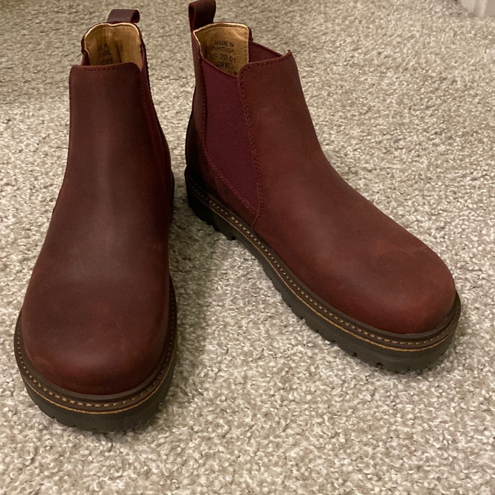 Birkenstock boots. Red. Size 39 or 8-8.5.